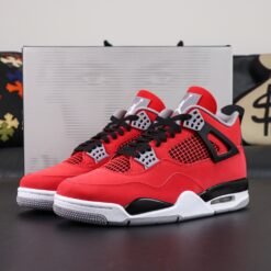 NIKE AIR JORDAN 4 RETRO TORO BRAVO