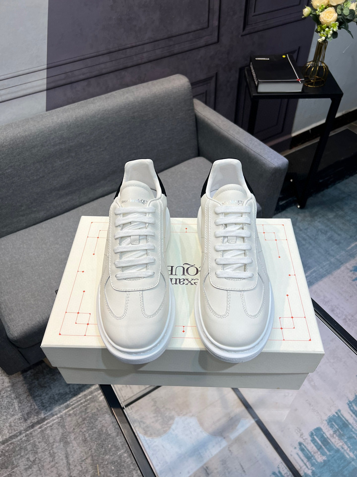 Alexander McQueen Oversized Retro Sneakers White Black - Image 4