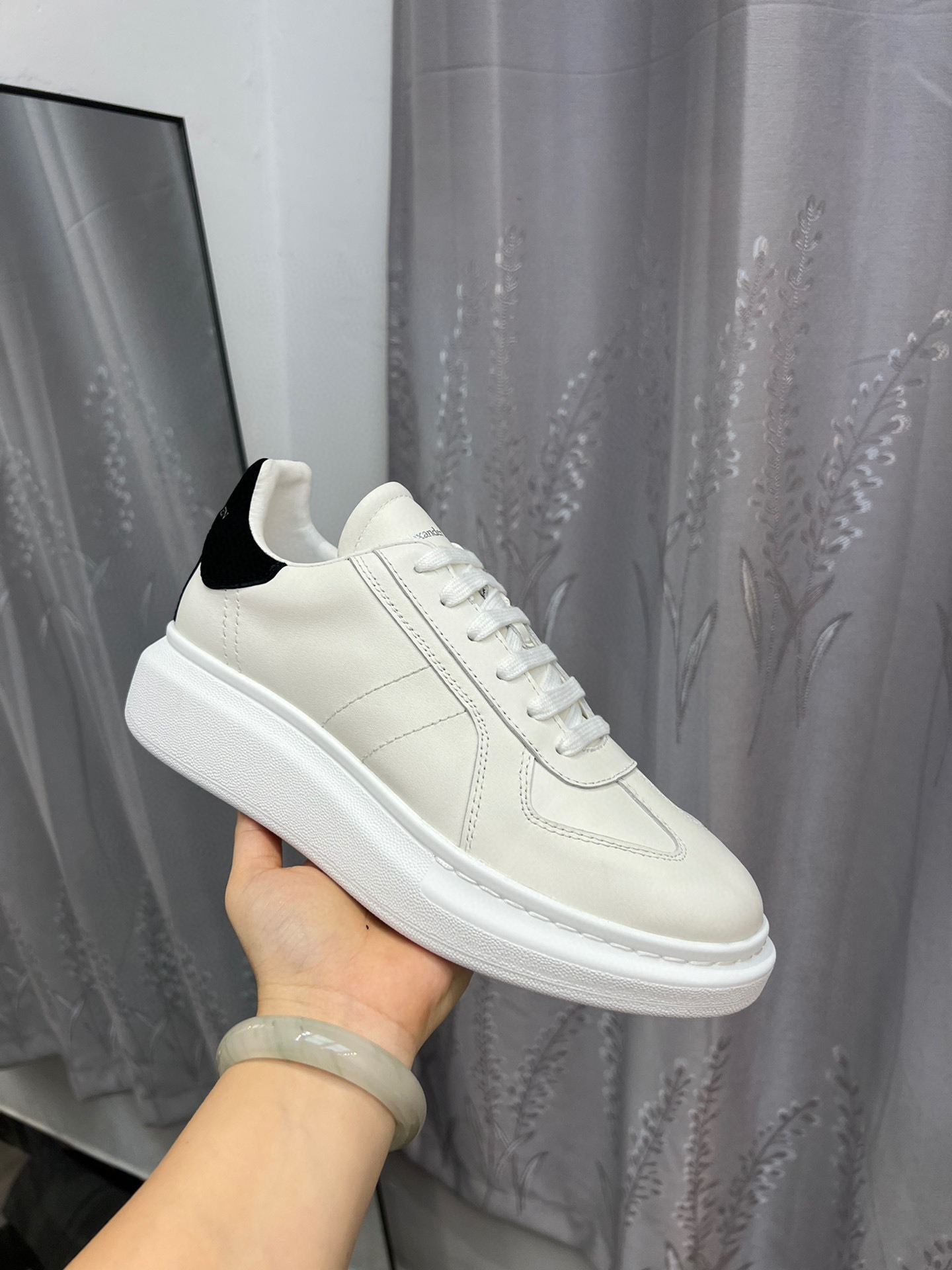 Alexander McQueen Oversized Retro Sneakers White Black - Image 3