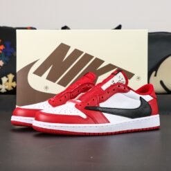 Travis Scott x Air Jordan 1 Low OG “Chicago”