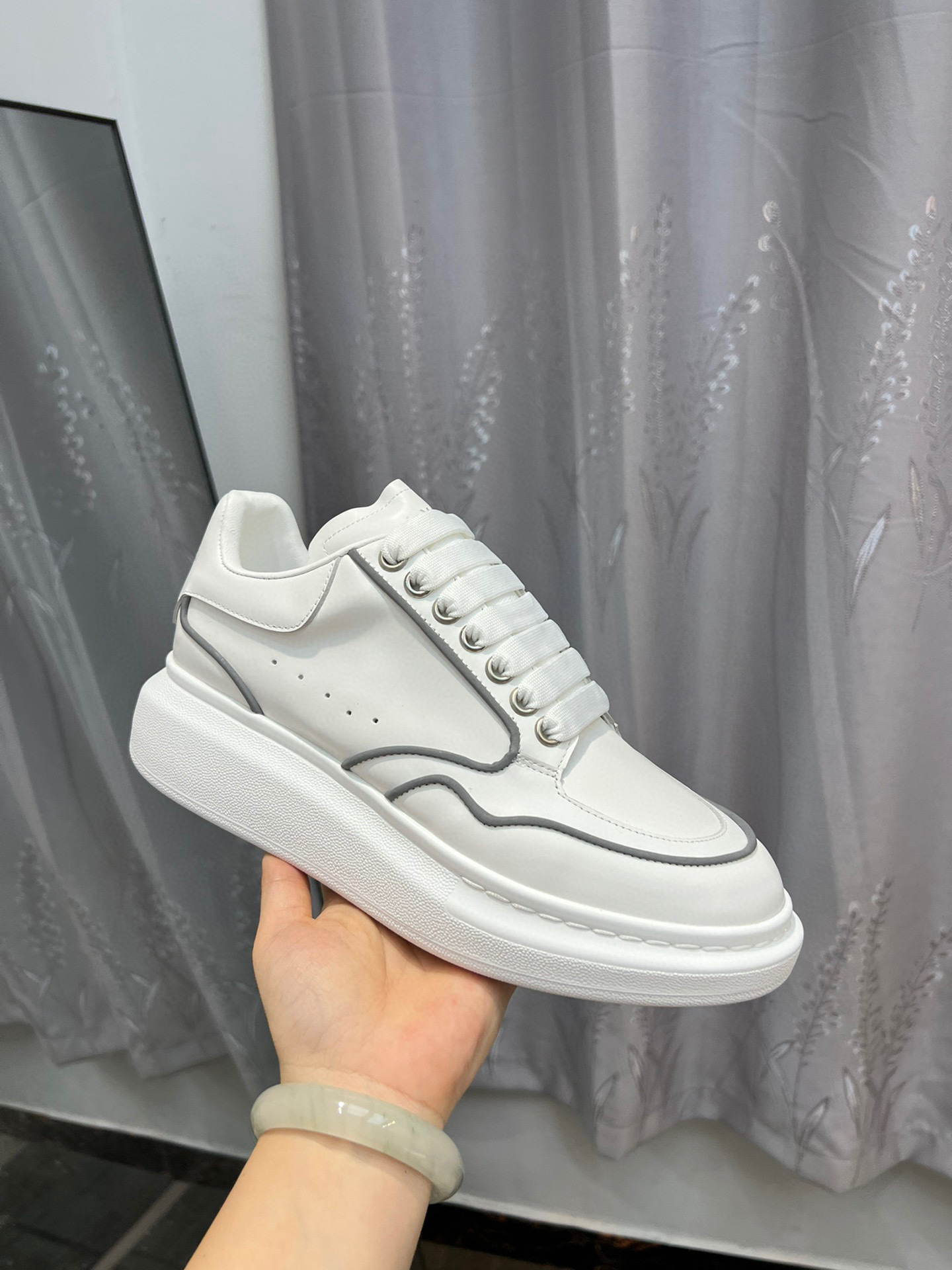 Alexander Mcqueen Panelled Leather Sneakers White - Image 8