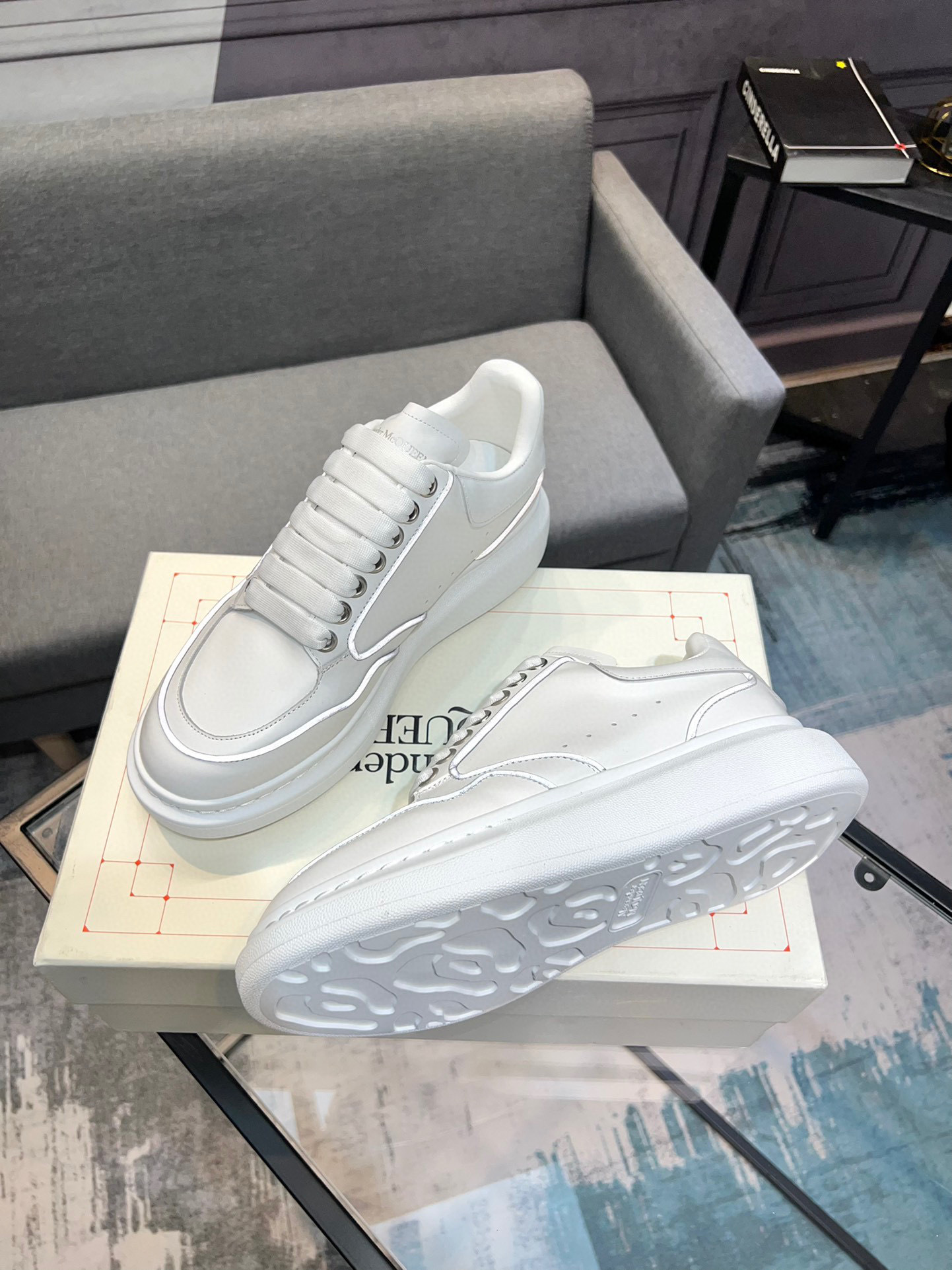 Alexander Mcqueen Panelled Leather Sneakers White - Image 3