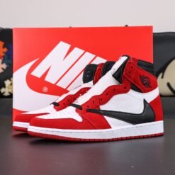Travis Scott x Air Jordan 1 High OG “Chicago”