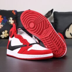 Alternative view of Travis Scott x Air Jordan 1 High OG “Chicago”