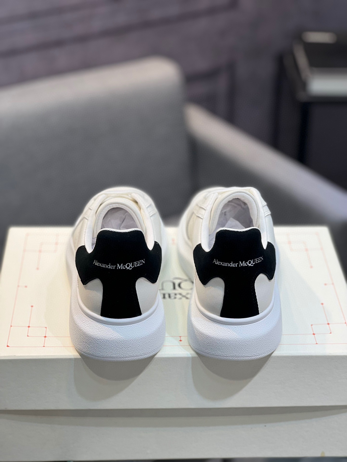 Alexander McQueen Oversized Retro Sneakers White Black - Image 6
