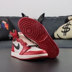 Alternative view of Air Jordan 1 Retro High OG “Chicago Lost & Found”