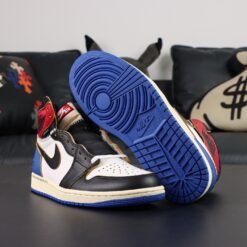 Alternative view of UNION X FRAGMENT DESIGN X NIKE AIR JORDAN 1 HIGH OG SP ROYAL