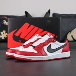 Air Jordan 1 Retro Low OG “Chicago” 2025