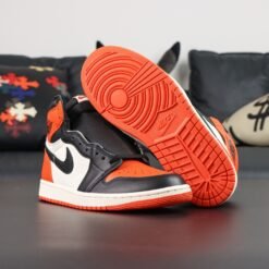 Alternative view of Air Jordan 1 Retro High OG “Shattered Backboard”