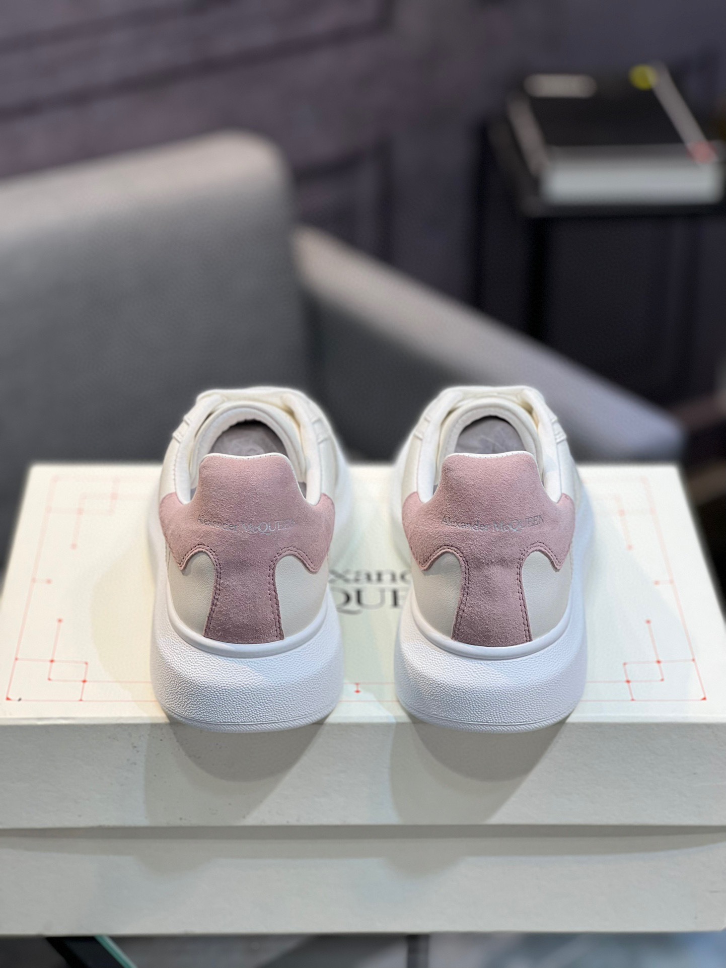 Alexander McQueen Oversized Retro Sneakers White Pink - Image 6