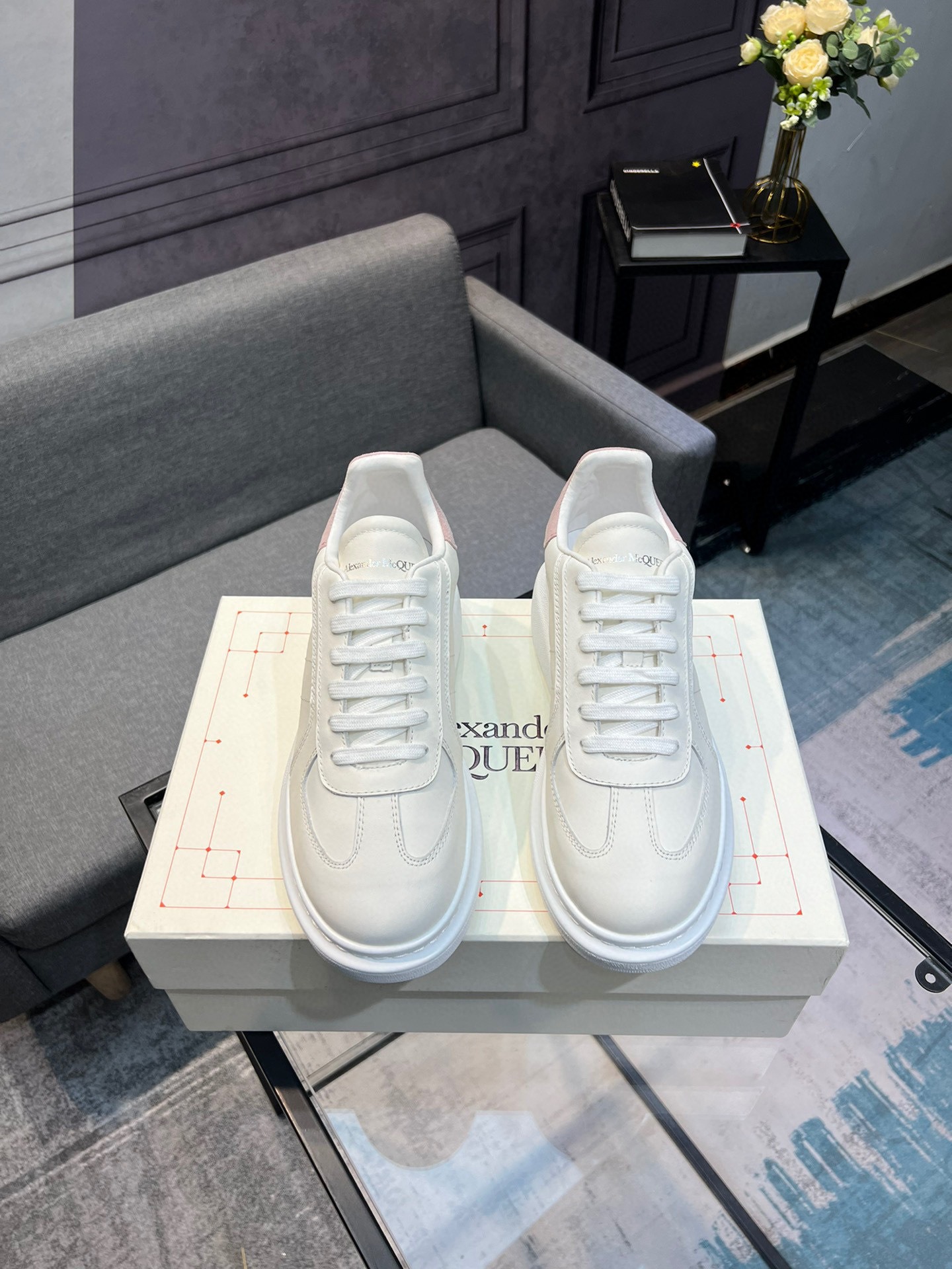 Alexander McQueen Oversized Retro Sneakers White Pink - Image 4