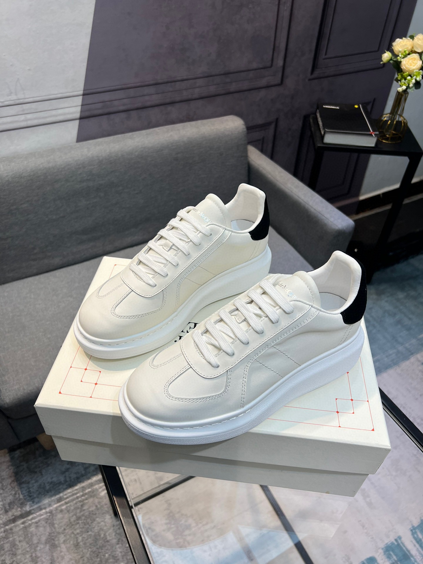 Alexander McQueen Oversized Retro Sneakers White Black - Image 2