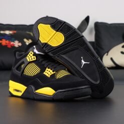 Alternative view of NIKE AIR JORDAN 4 THUNDER