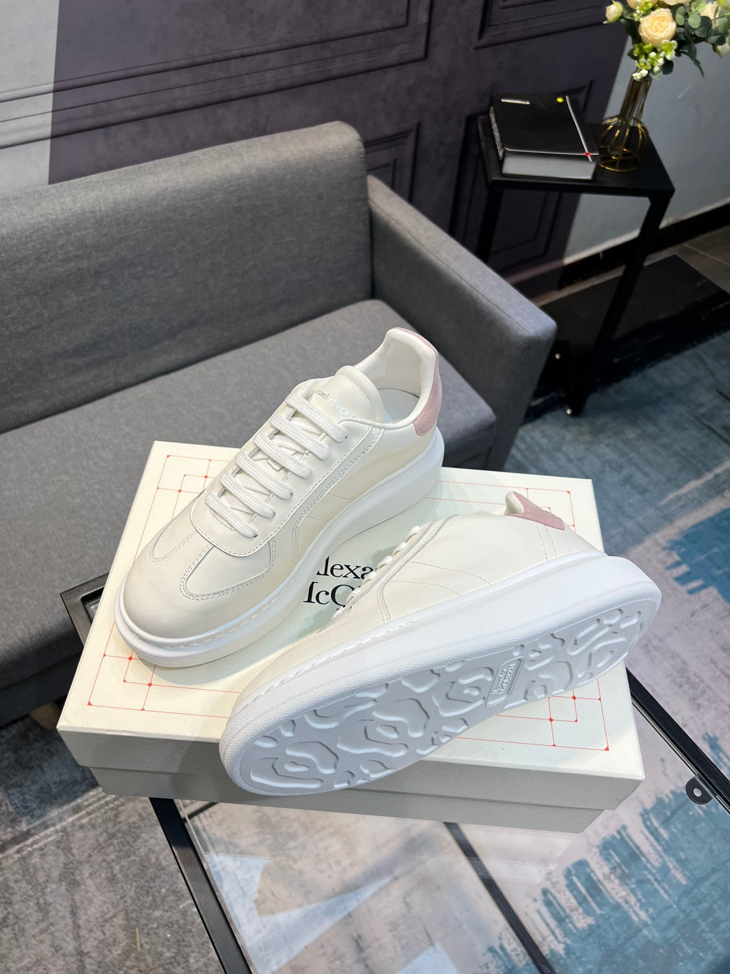 Alexander McQueen Oversized Retro Sneakers White Pink - Image 5